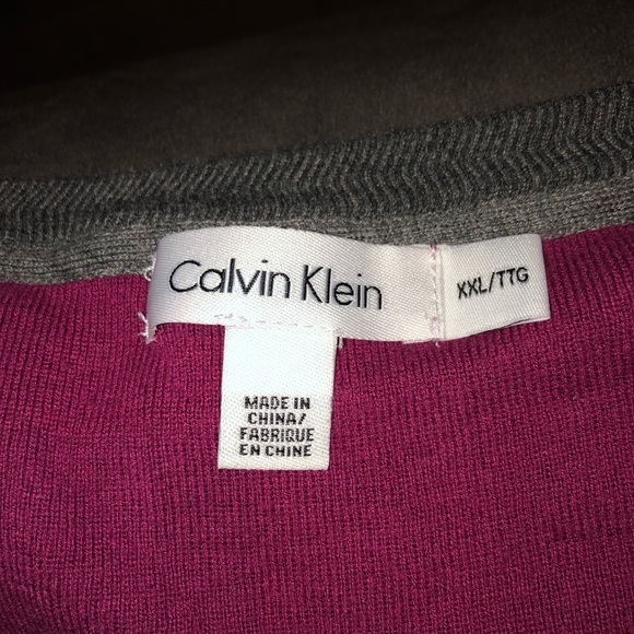 Euc maroon vneck Calvin Klein sweater - Picture 5 of 6